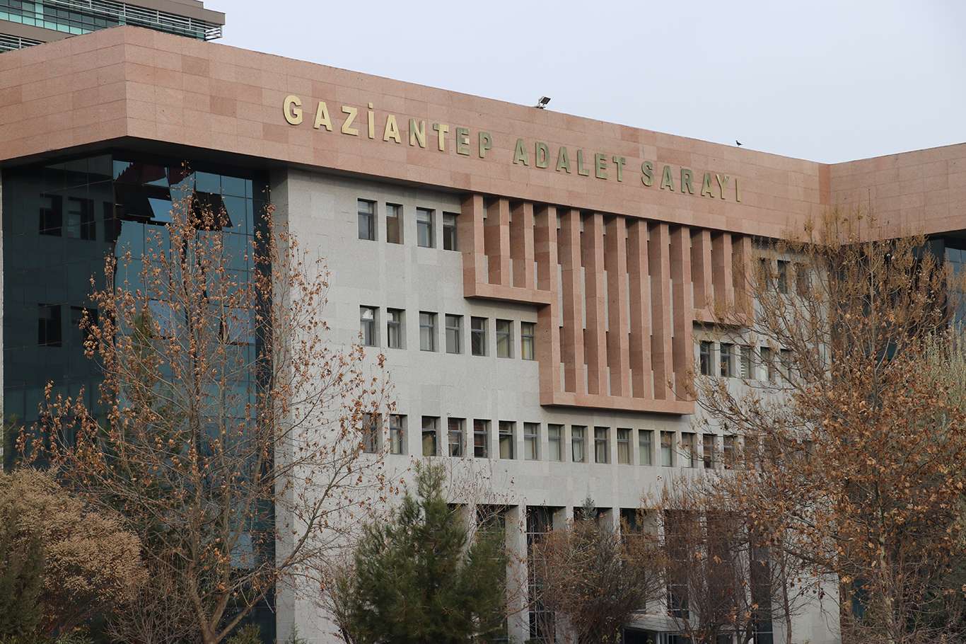 Otomobilden hırsızlık yapan şüpheli tutuklandı