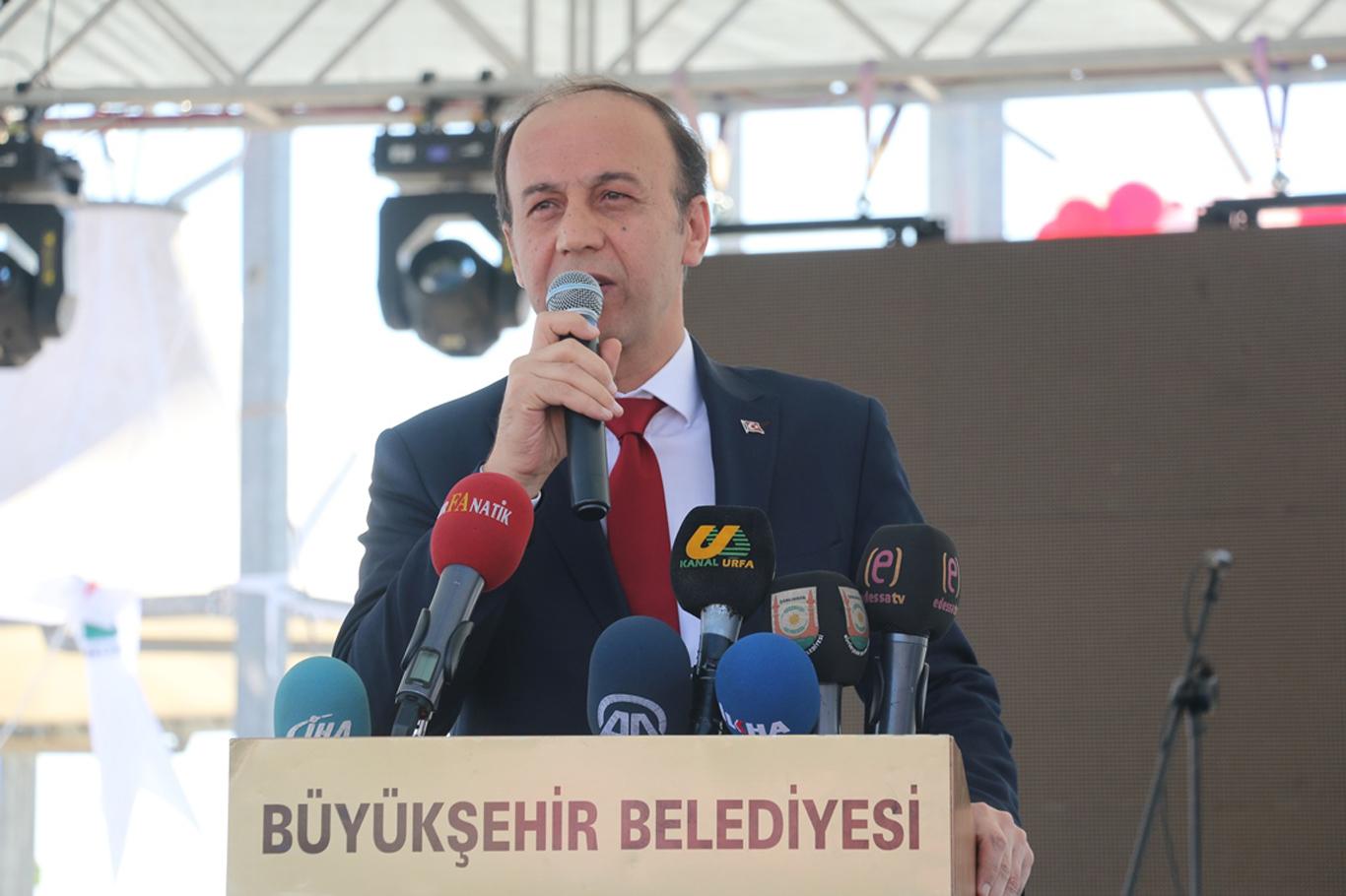 "Özümüzden uzaklaşırken peşine düştüğümüz bir Batı ile karşı karşıyayız"