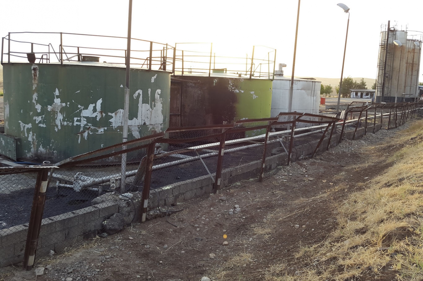 PKK petrol arama kuyusunu ateşe verdi