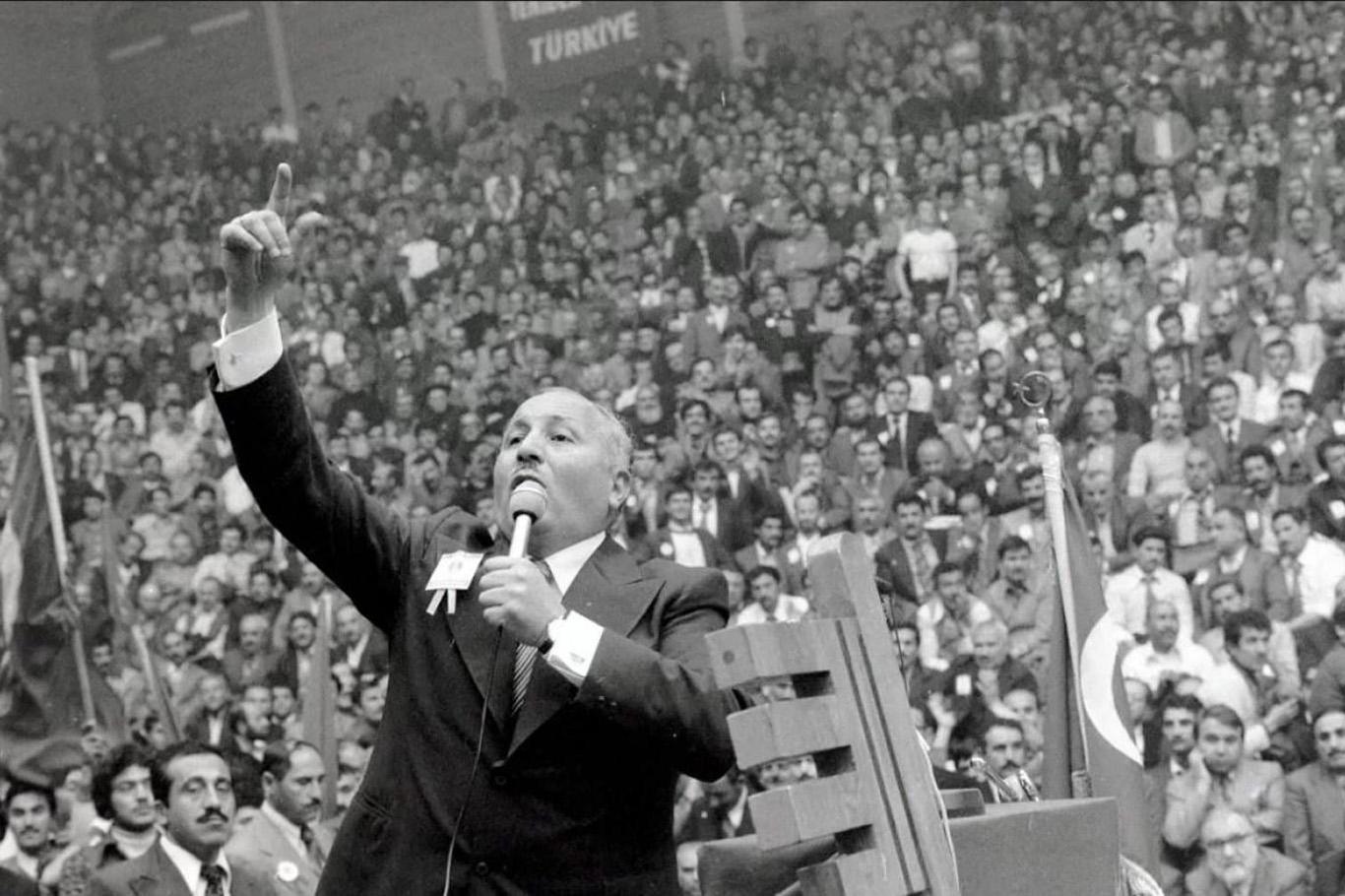Prof. Dr. Necmettin Erbakan, rahmet ve minnetle anılıyor