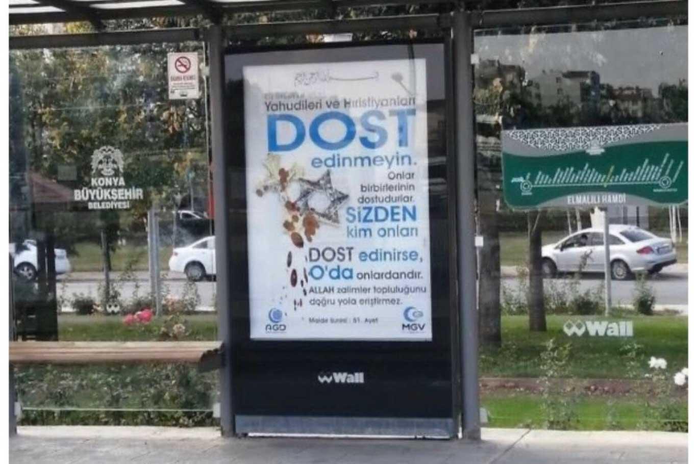 Reklam panolarında Allah'ın ayetlerinin yer almasını hazmedemediler