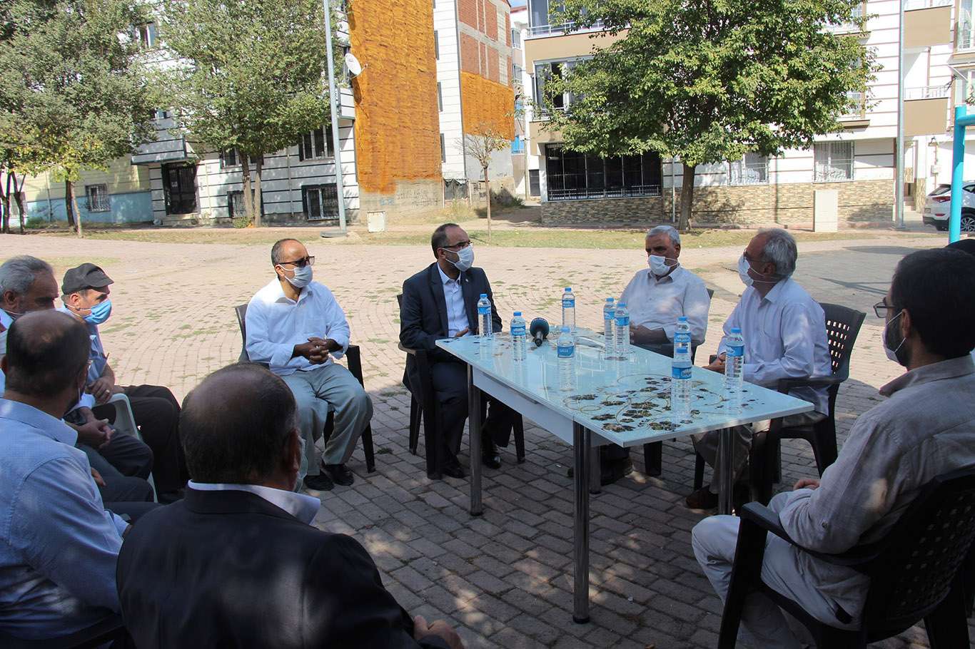 Sağlam Munzur Çayı'nda cesetlerine ulaşılan kardeşlerin taziyesine katıldı
