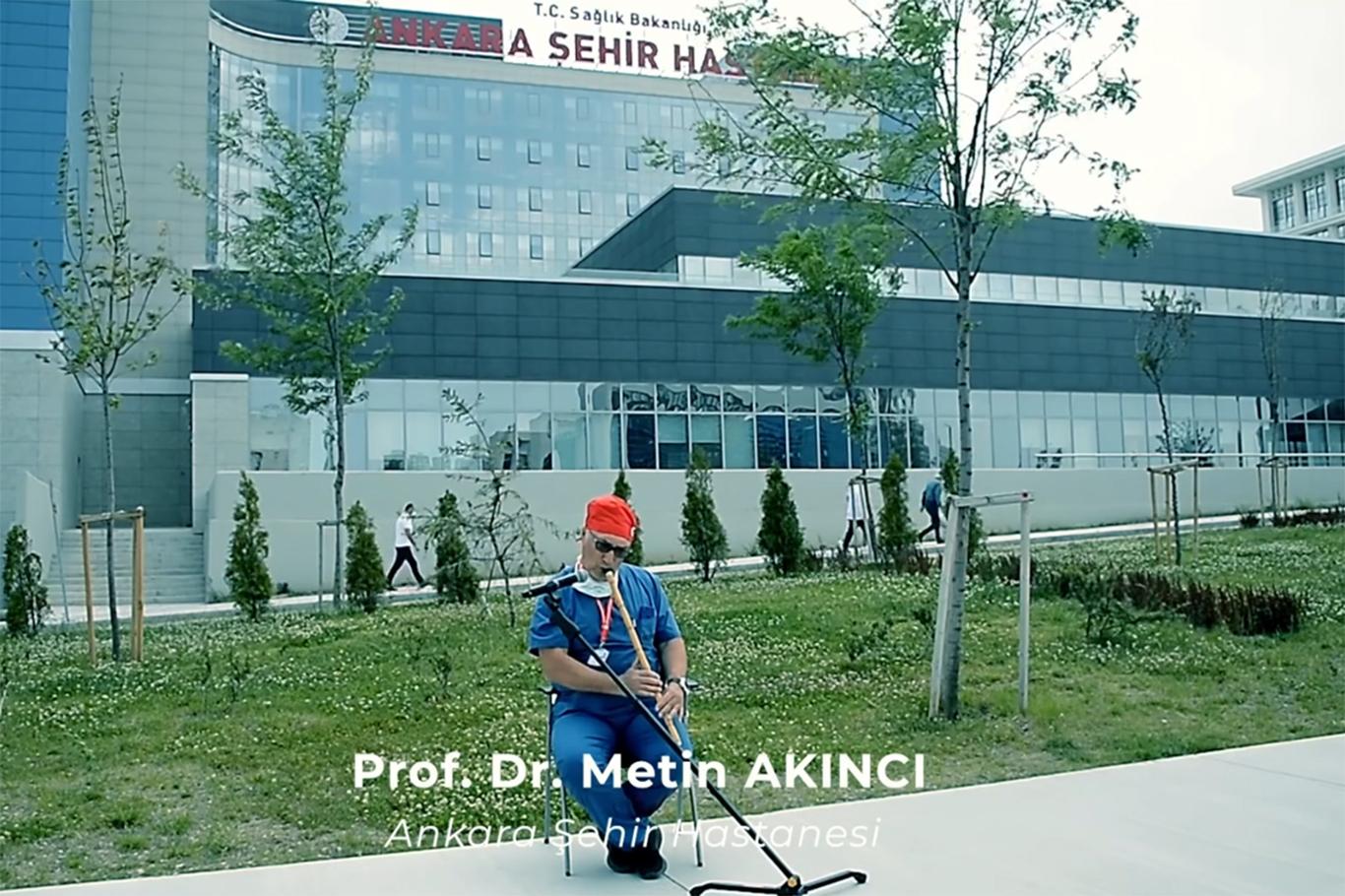  Sağlık çalışanları ‘Sağlık İçin Çal’ıp söylediler