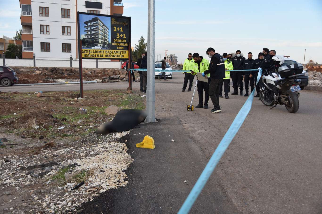 Şanlıurfa'da sepetli motosiklet elektrik direğine çarptı: Bir ölü 2 yaralı