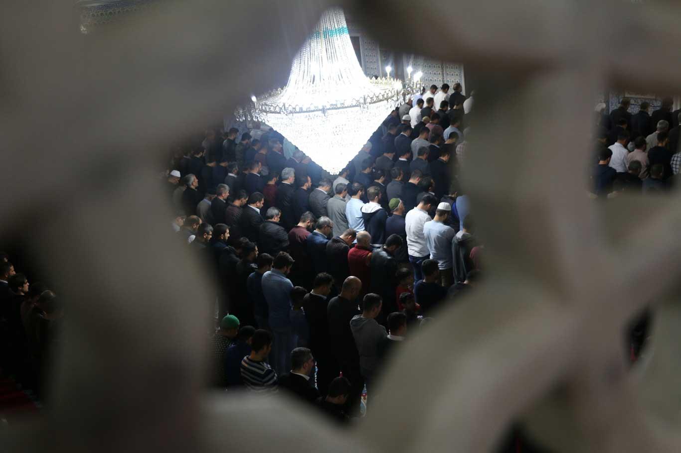 Şanlıurfalılardan Mevlid kandilinde huzur, bereket ve barış temennileri