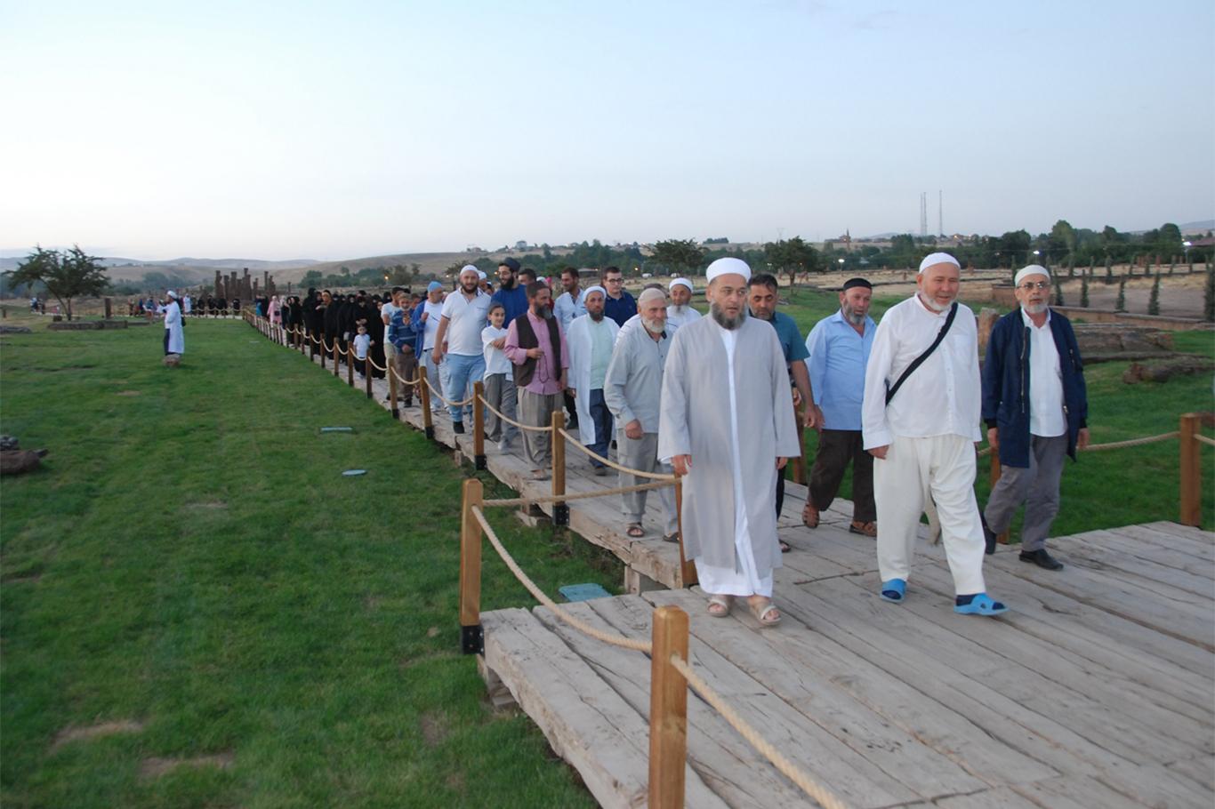 Selçuklu Meydan Mezarlığı'nda ziyaretçi yoğunluğu