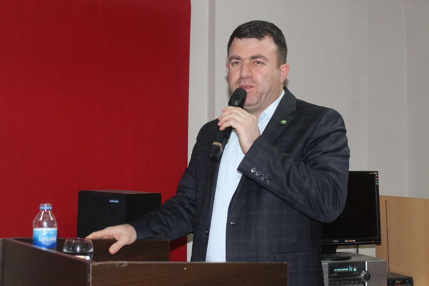 “Şiddet olmadan herkes konuşabilmeli”