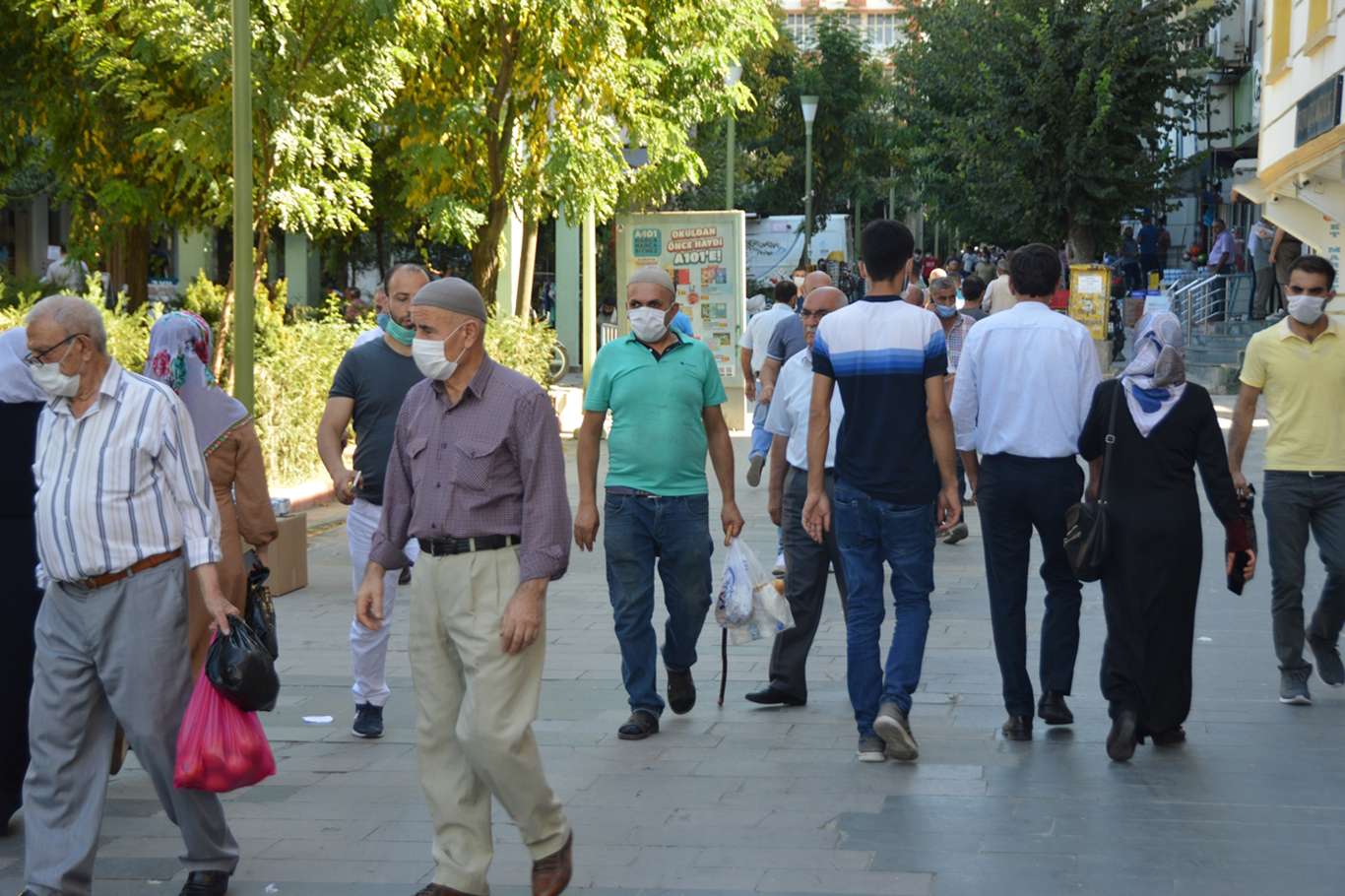Siirt Halkı: "Aşura günü Allah'a yönelmek ve öze dönmek için büyük bir fırsattır"