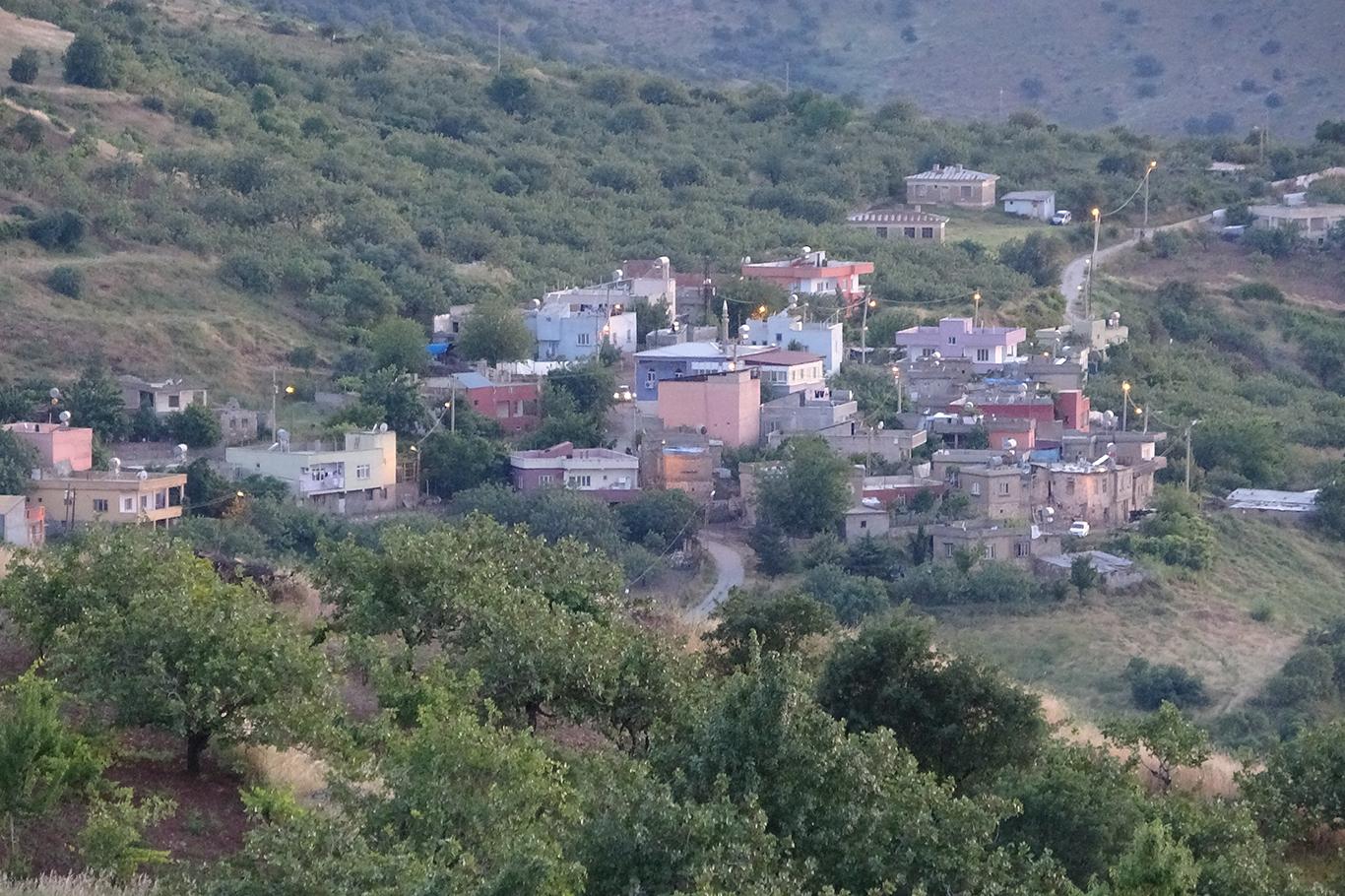 Siirt’in Gökçebağ beldesi Covid-19 vakalarındaki artış nedeniyle karantinaya alındı