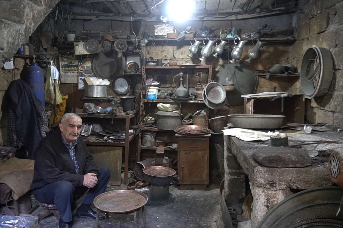 Siirt’in tarihi bakırcılar çarşısında artık büyük bir suskunluk hâkim