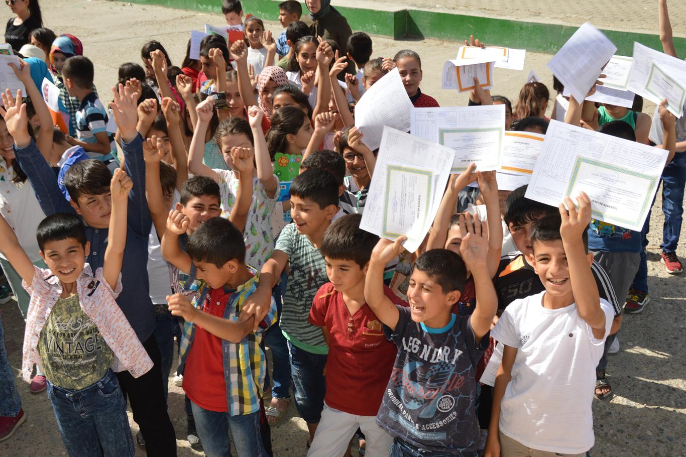 Siirt’te miniklerin karne heyecanı
