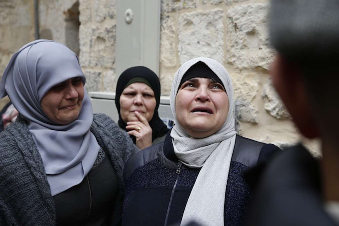 Siyonist işgalci rejim evlerine el koymaya çalıştığı Filistinlilere saldırdı: 30 yaralı