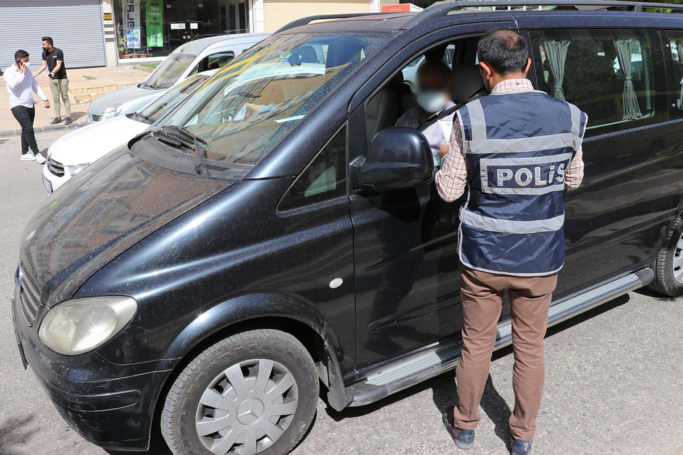 Sokağa çıkma kısıtlamasını ihlal eden 256 kişiye para cezası