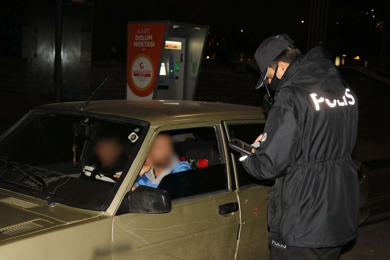 Sokağa çıkma yasağını ihlal edenlere ilk cezalar yazıldı