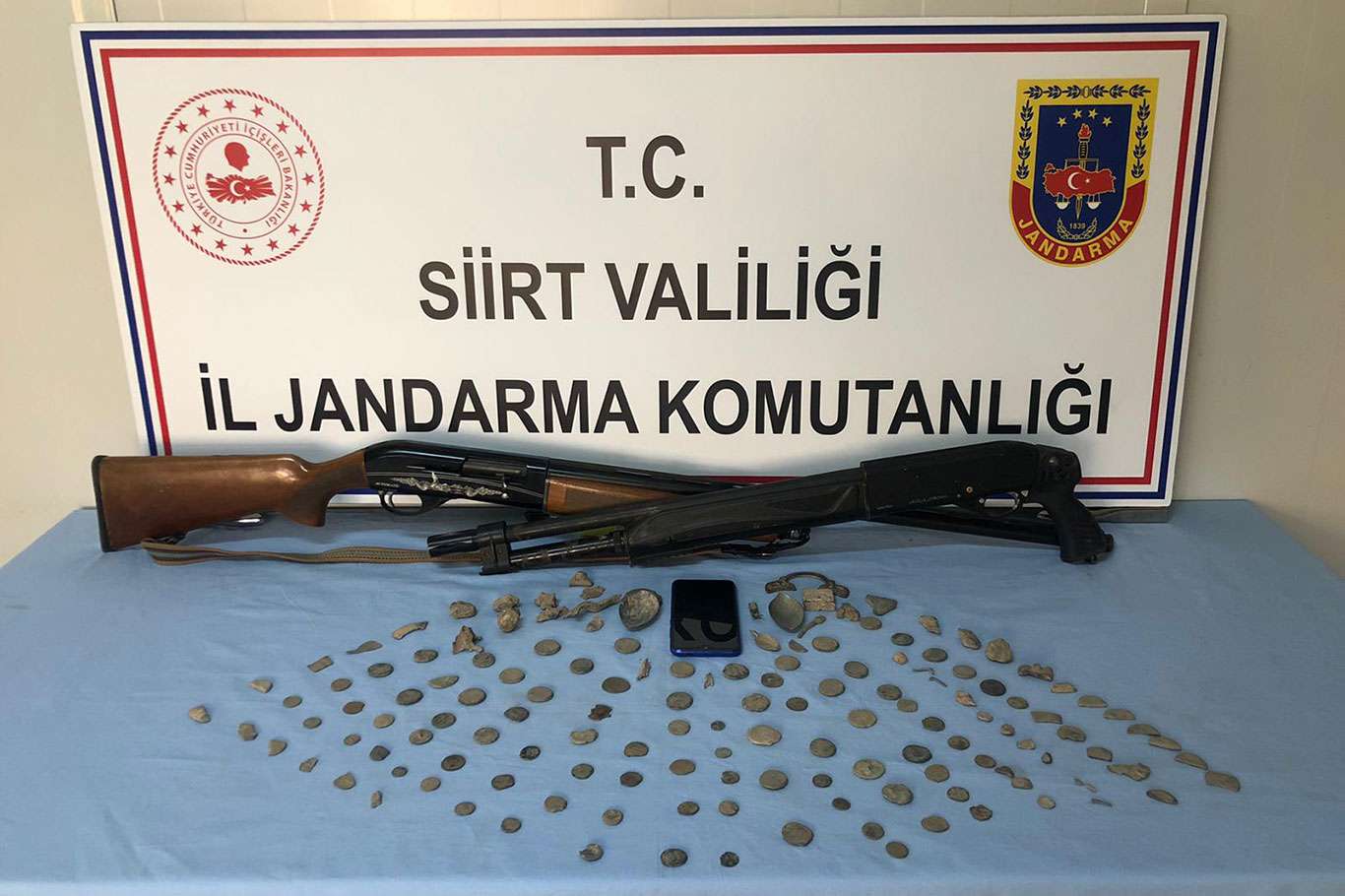 Sosyal medyada PKK propagandası yapan kişinin evinden tarihi eser çıktı