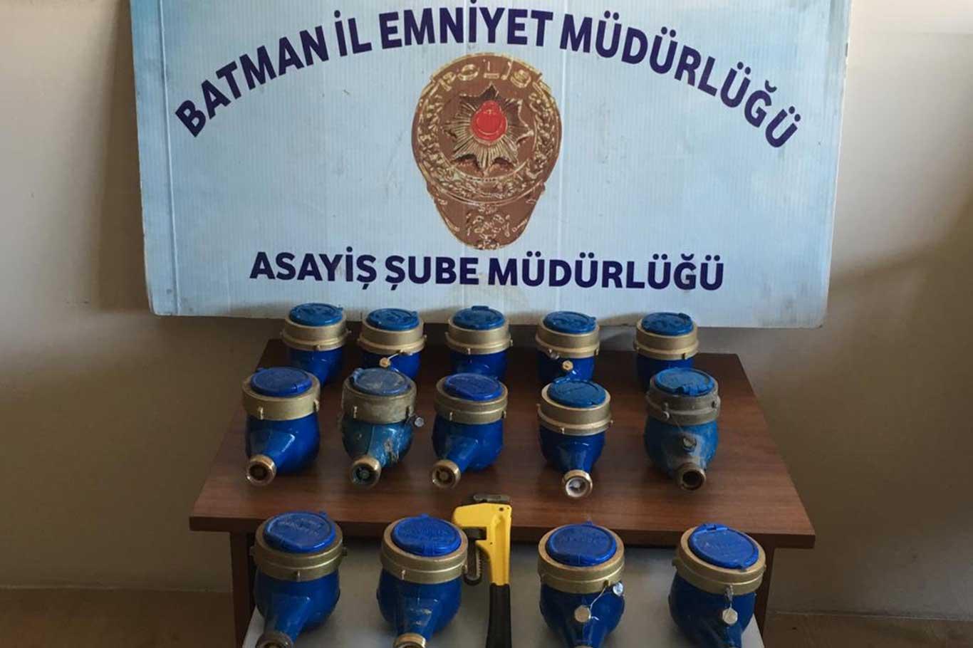 Su sayacı çalan 2 kişi tutuklandı
