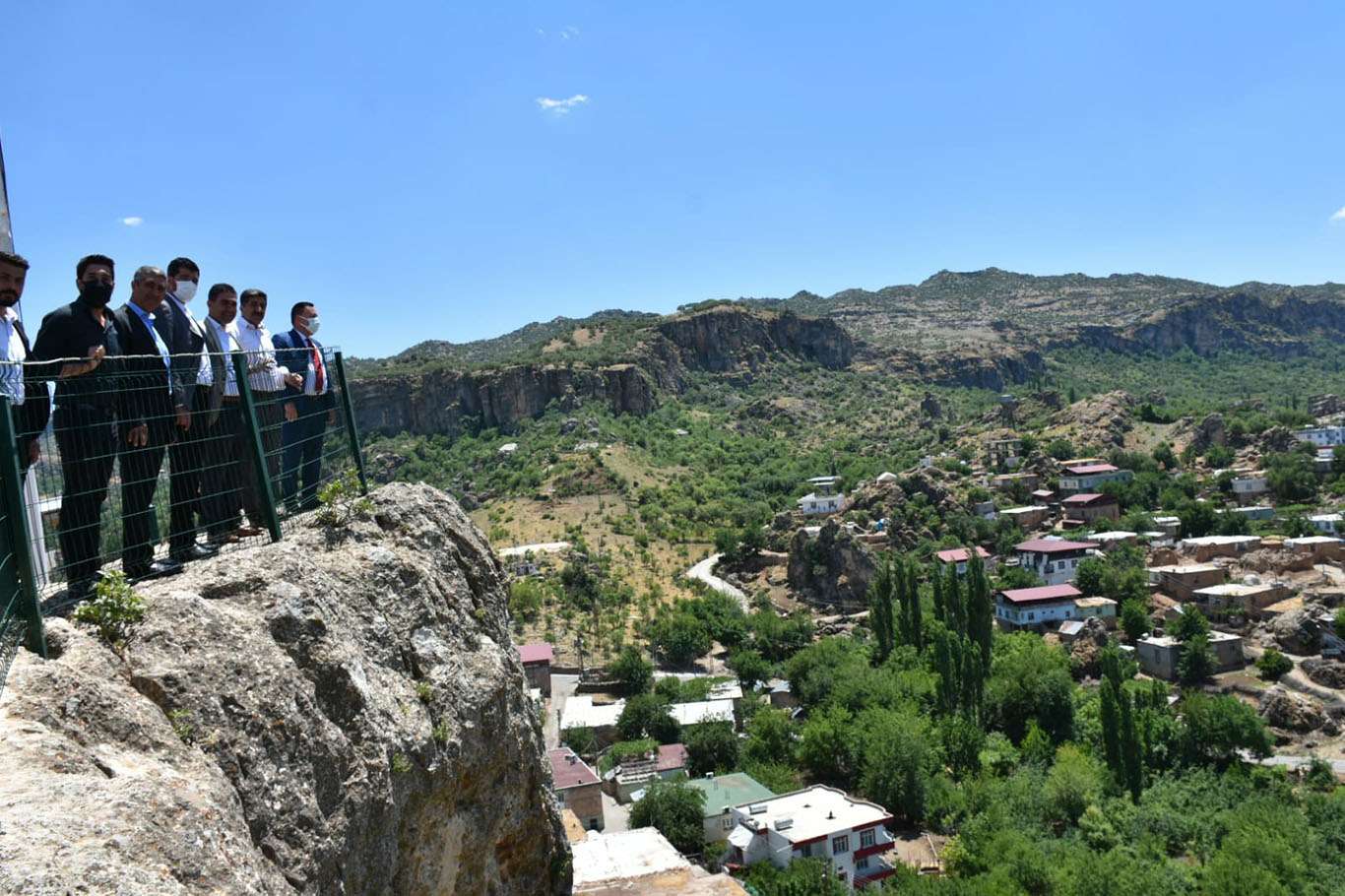 Tarihi Boşat Kalesi ziyaretçilerini ağırlıyor
