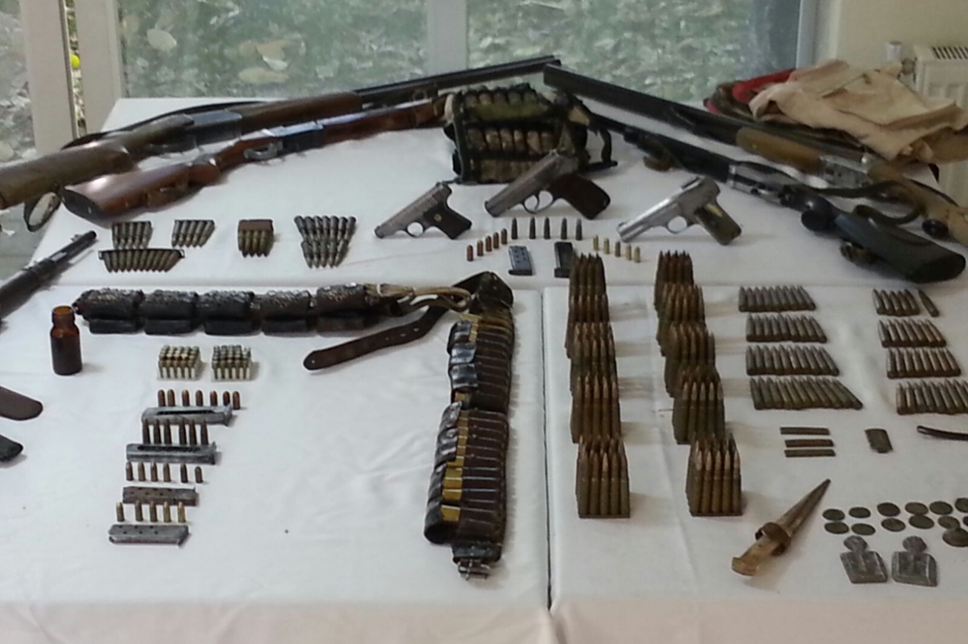 Tatvan’da 12 PKK’li yakalandı