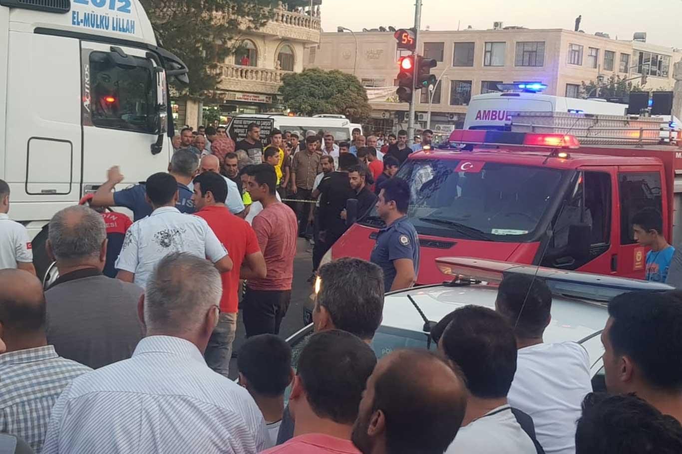 TIR'ın altında kalan yaşlı adam hayatını kaybetti