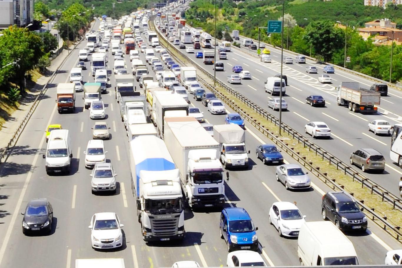 Trafiğe kayıtlı araç sayısı 23 milyona yaklaştı