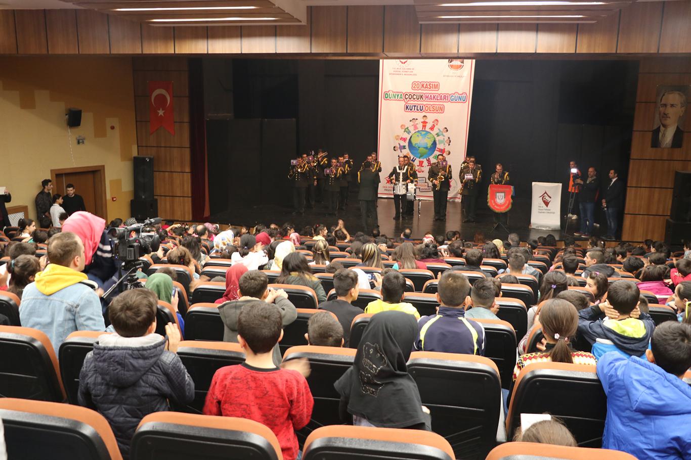 "Tüm çocuklar haklar bakımından eşittir, ayrıma tabi tutulamaz"