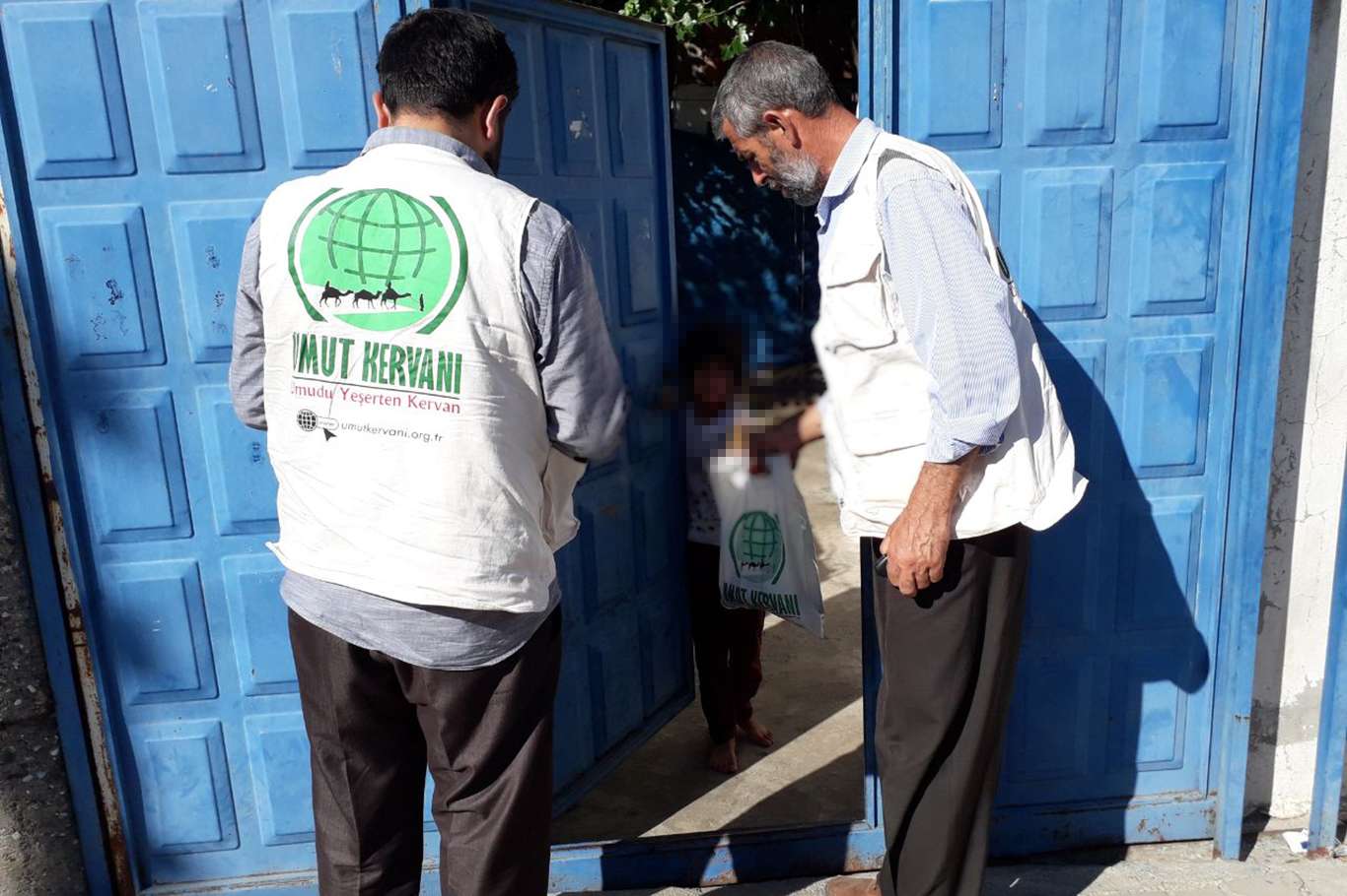 Umut Kervanı Adıyaman'da kurban eti dağıtımı gerçekleştirdi
