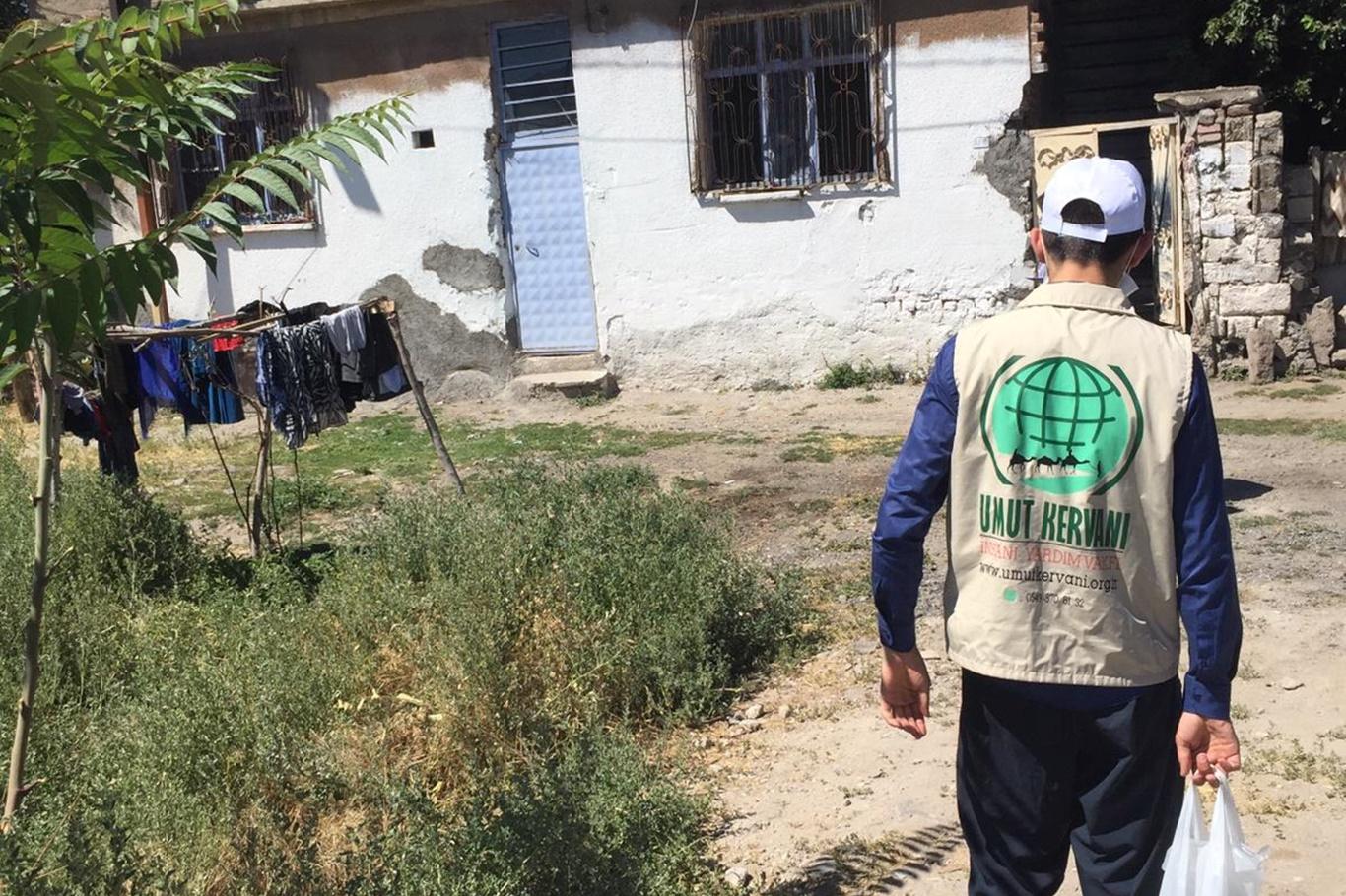 Umut Kervanı Kayseri'de ihtiyaç sahibi 300 haneye kurban etini ulaştırdı