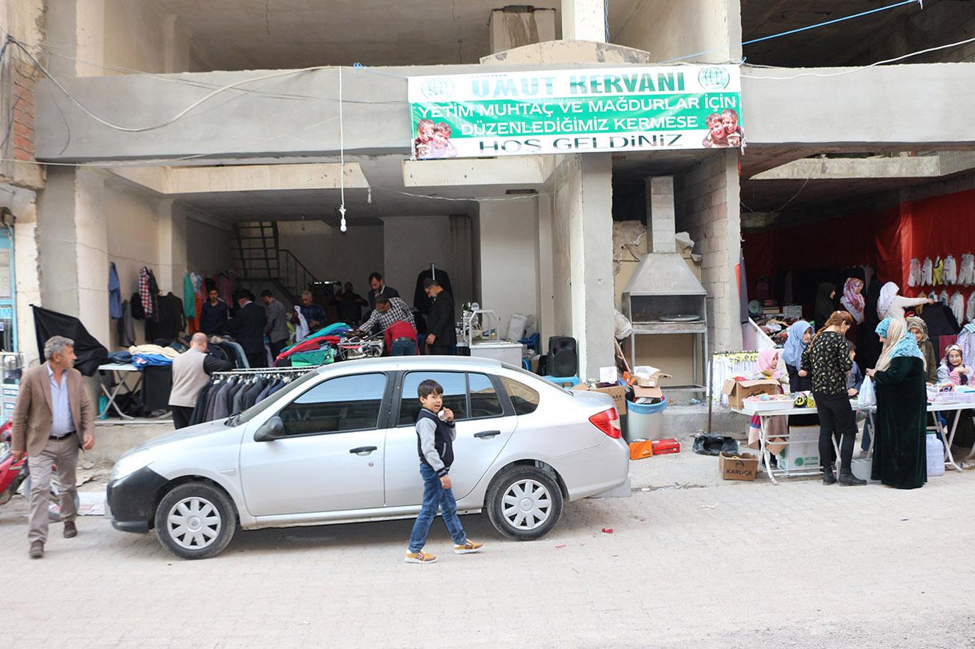 Umut Kervanından muhtaç aileler yararına kermes