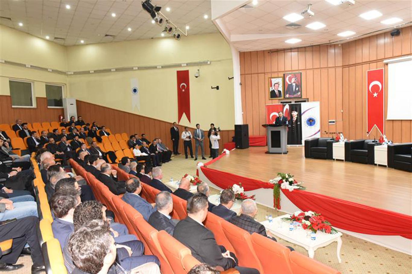 ​"Üniversitelerdeki eğitim dünya standartlarına sahip olmalı"