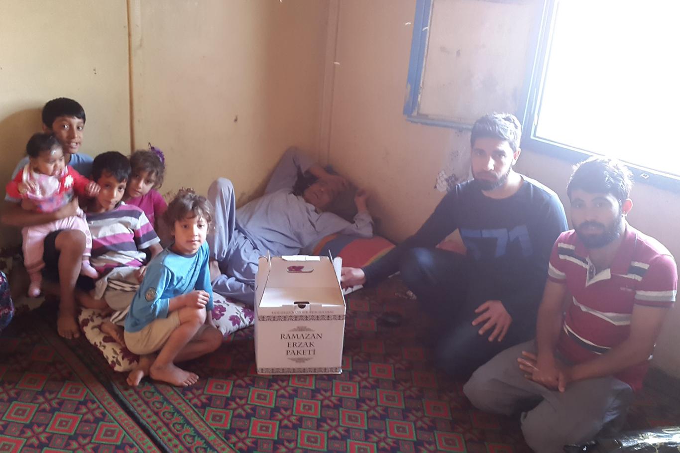 Üniversiteli öğrencilerden mağdur ailelere yardım