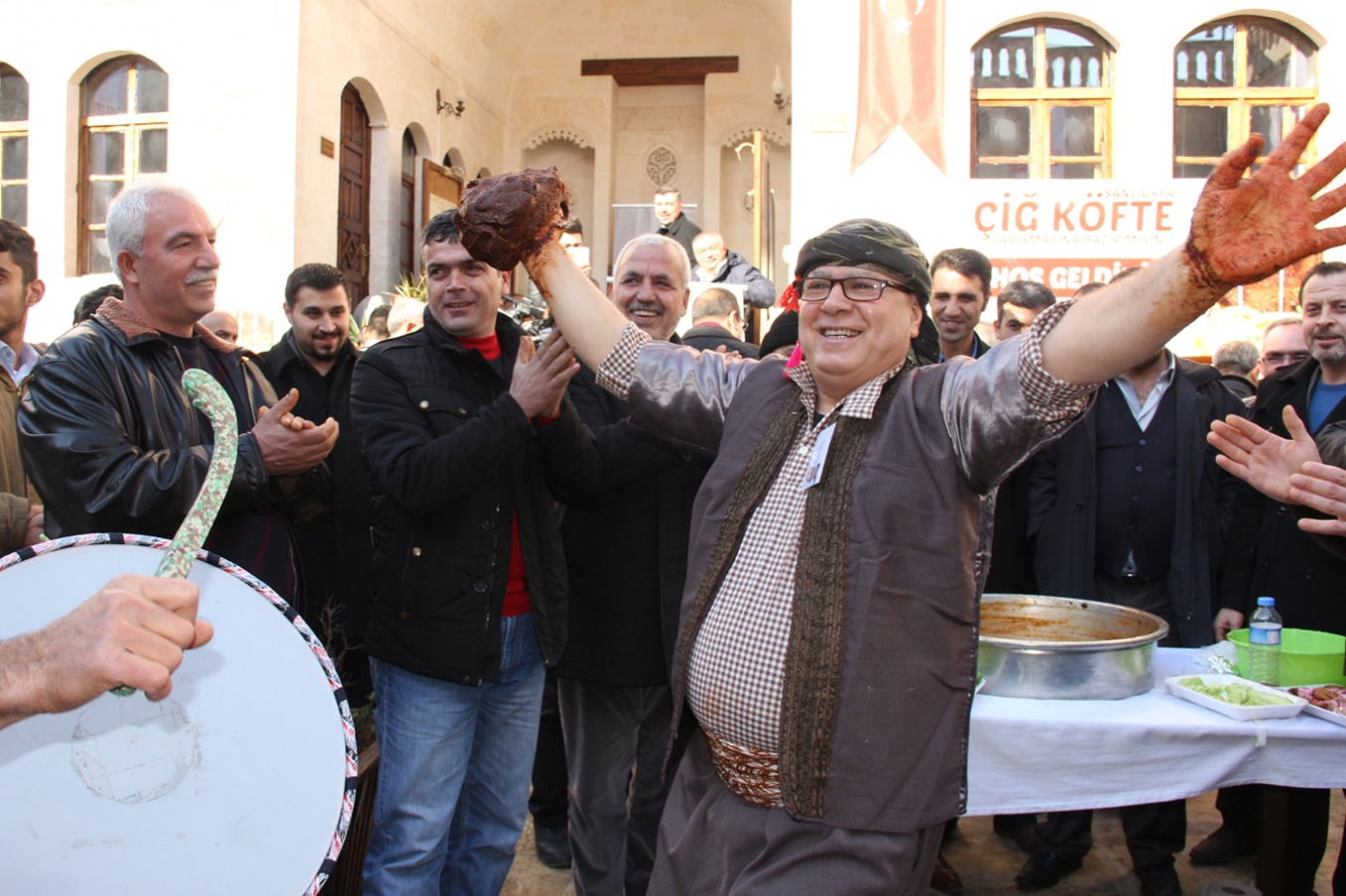 Urfa’da çiğköfteler yarıştı