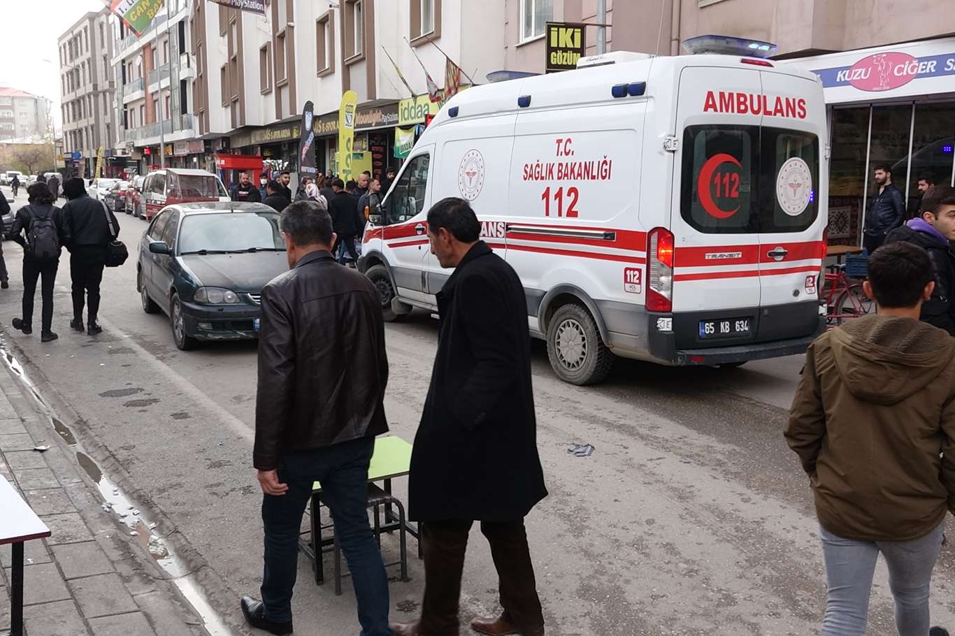 Van'da 2 grup arasında kavga: 3 yaralı