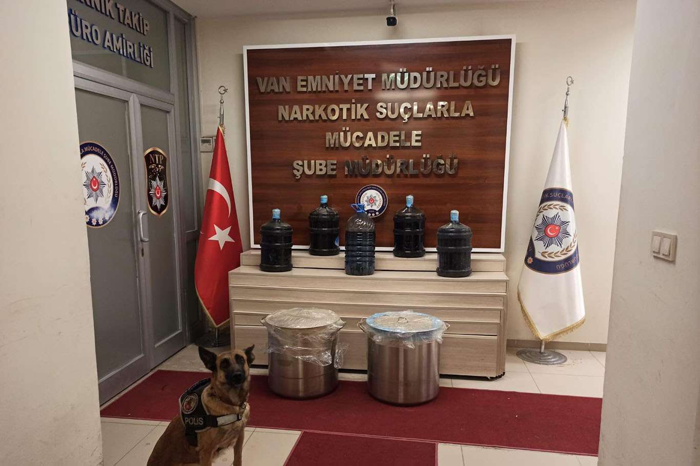 Van’da 310 kilogram likit eroin ele geçirildi