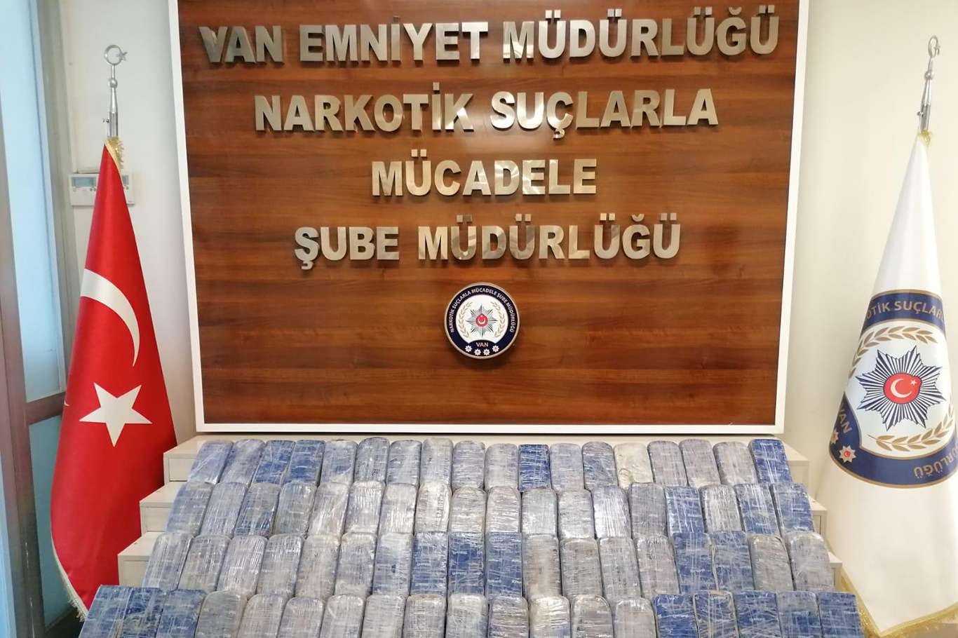 Van'da 74 kilogram eroin ele geçirildi