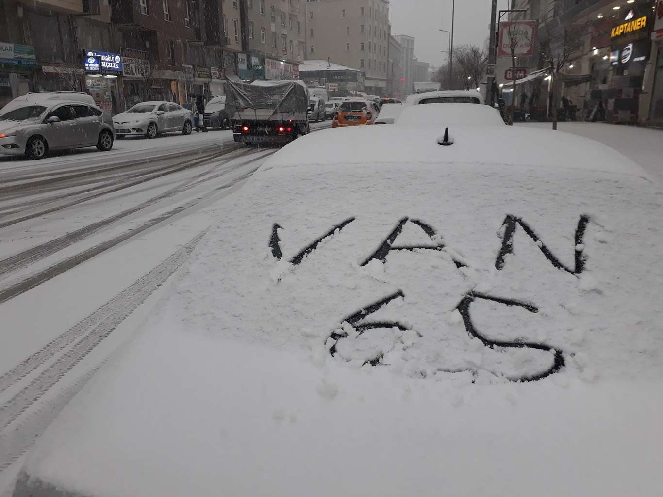 Van'da kar hasreti sona erdi