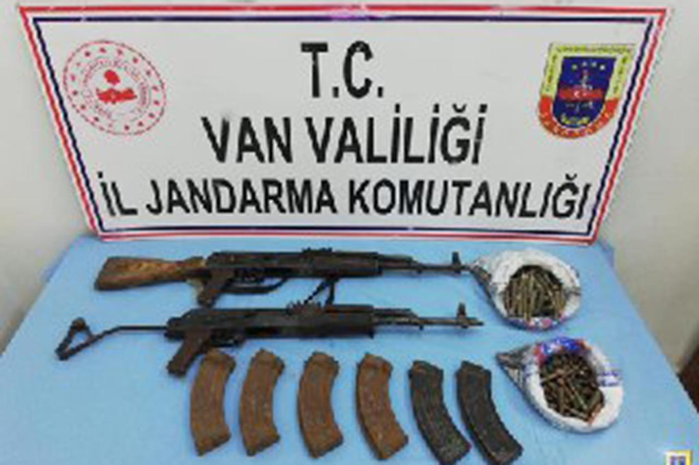 Van'da mühimmat ile yaşam malzemesi ele geçirildi