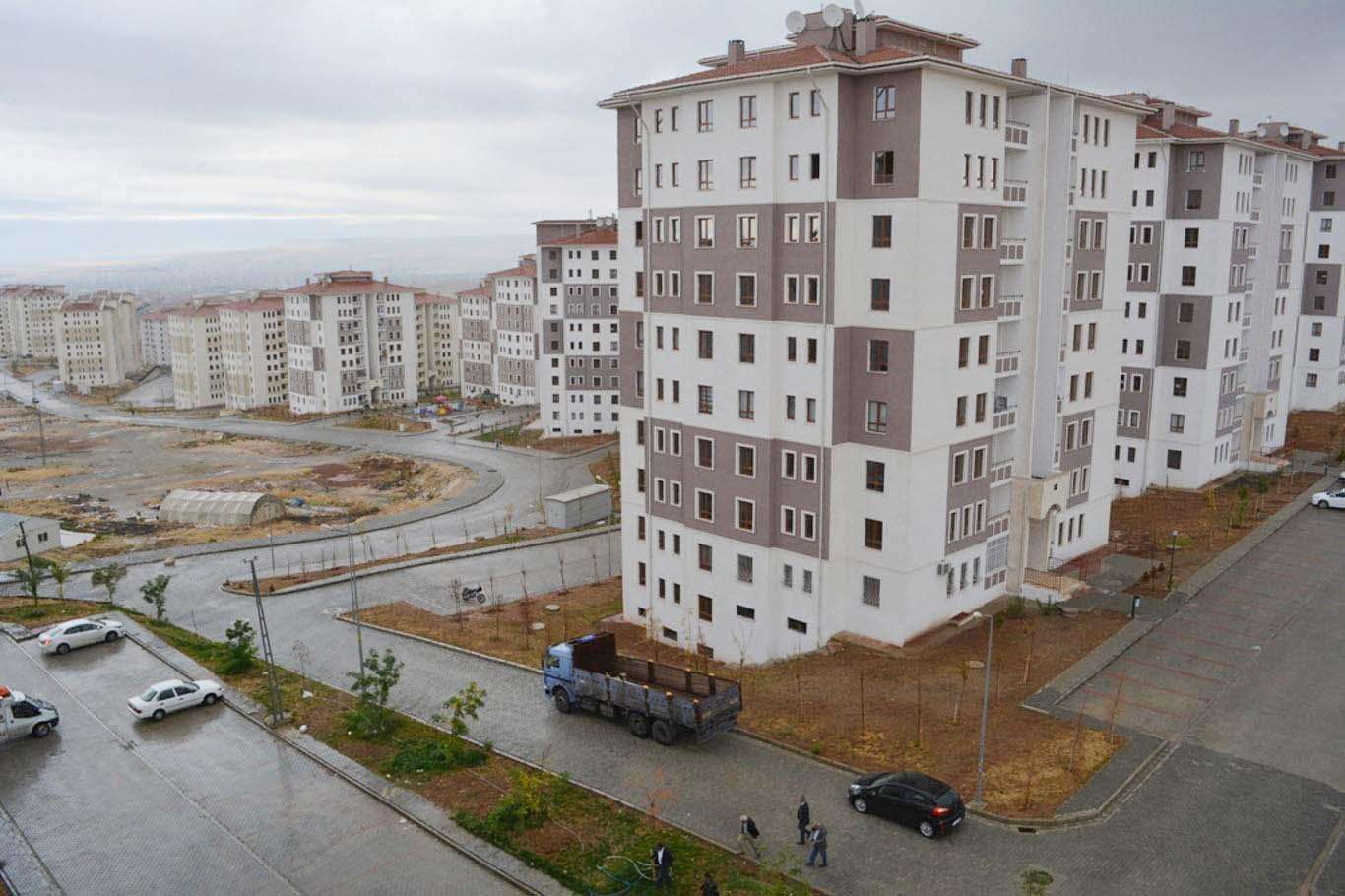Van Emlakçılar Odası Başkanı Özdek: Sosyal konutlar insanları sıkıntıdan kurtaracaktır