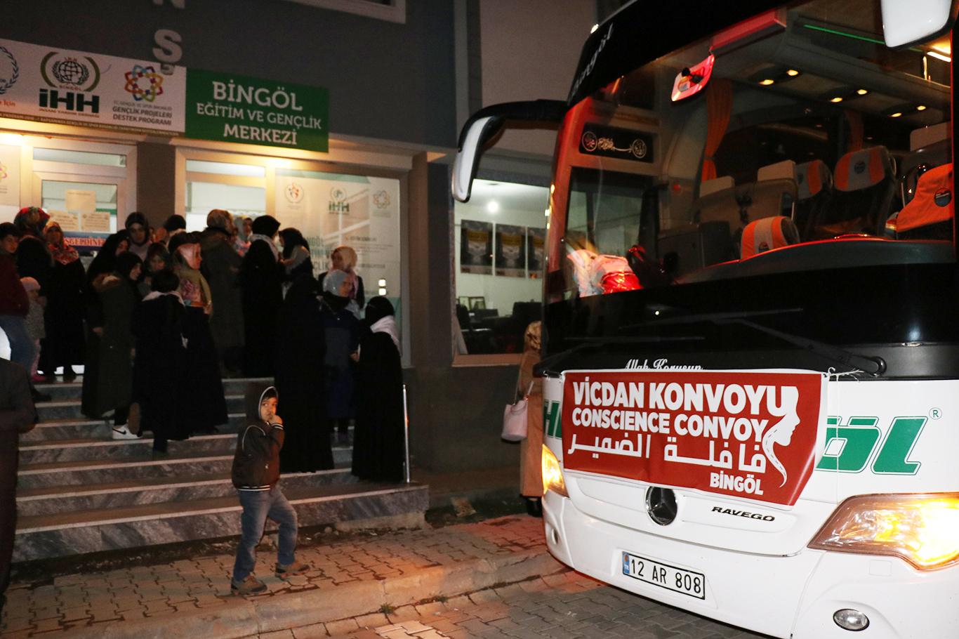 "Vicdan Konvoyu' duvarları yıkacak"