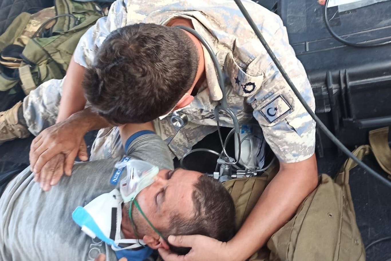 Yangında mahsur kalan kişi helikopterle kurtarıldı