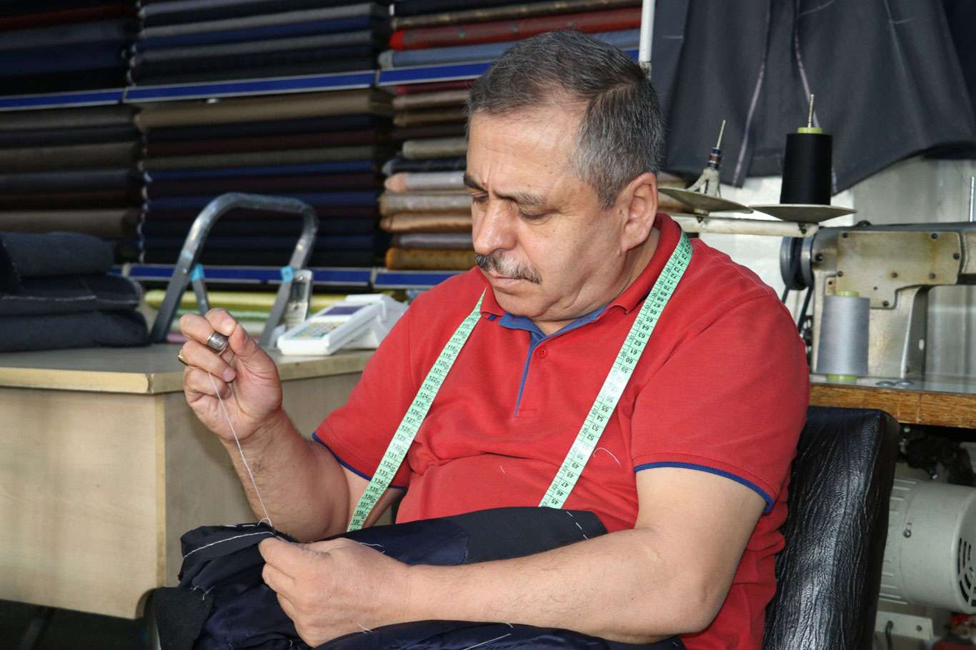 Yarım asırdır "Terzilik" mesleğini severek sürdürüyor
