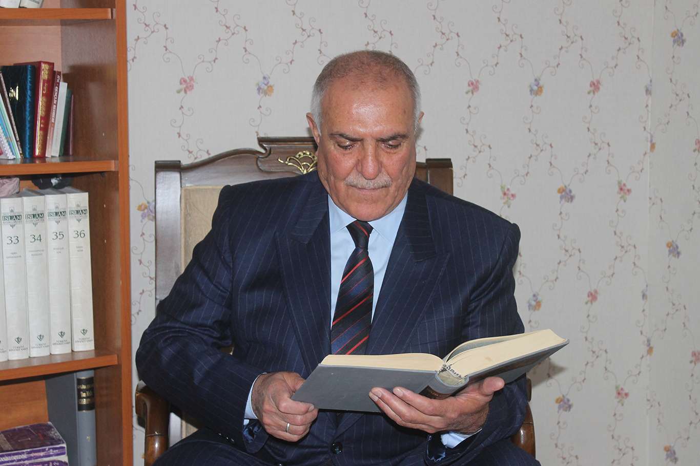 Yarım asra yakın geçen bir eğitim hayatı ile çok sayıda öğrenci yetiştirdi