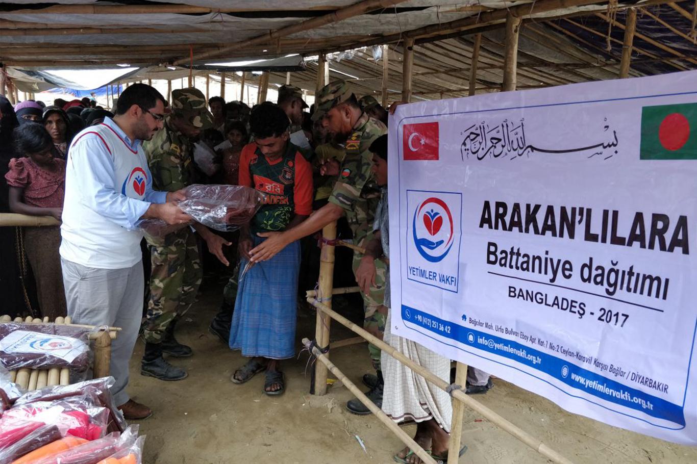 Yetimler Vakfı Arakanlı Müslümanlara battaniye yardımında bulundu