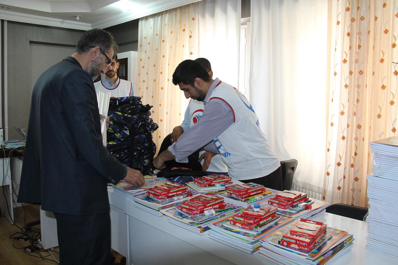 Yetimler Vakfı bin yetim öğrenciye kırtasiye yardımı yapacak