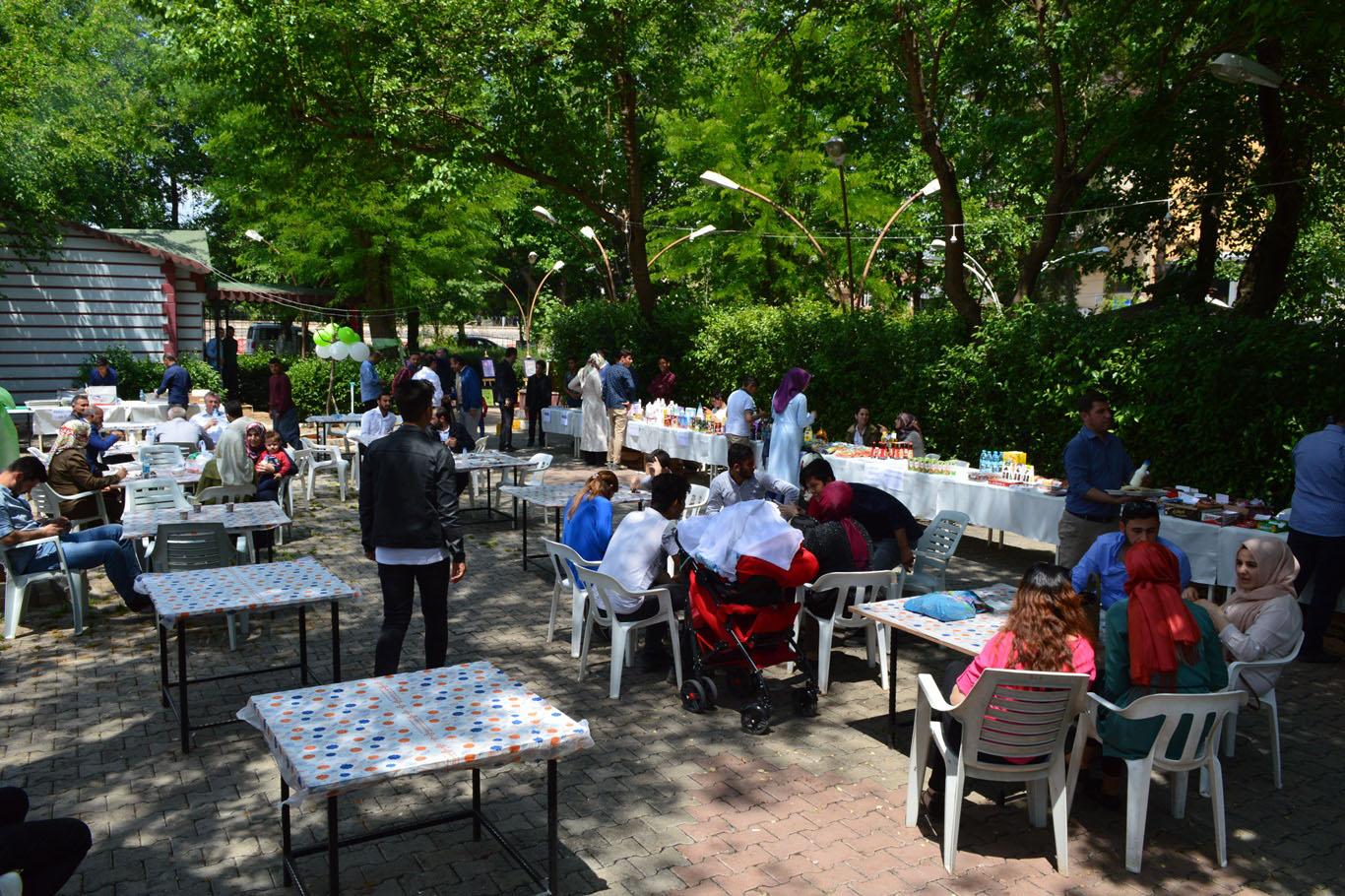 Yetimler yararına "Helal Yaşam" kermesi düzenlendi