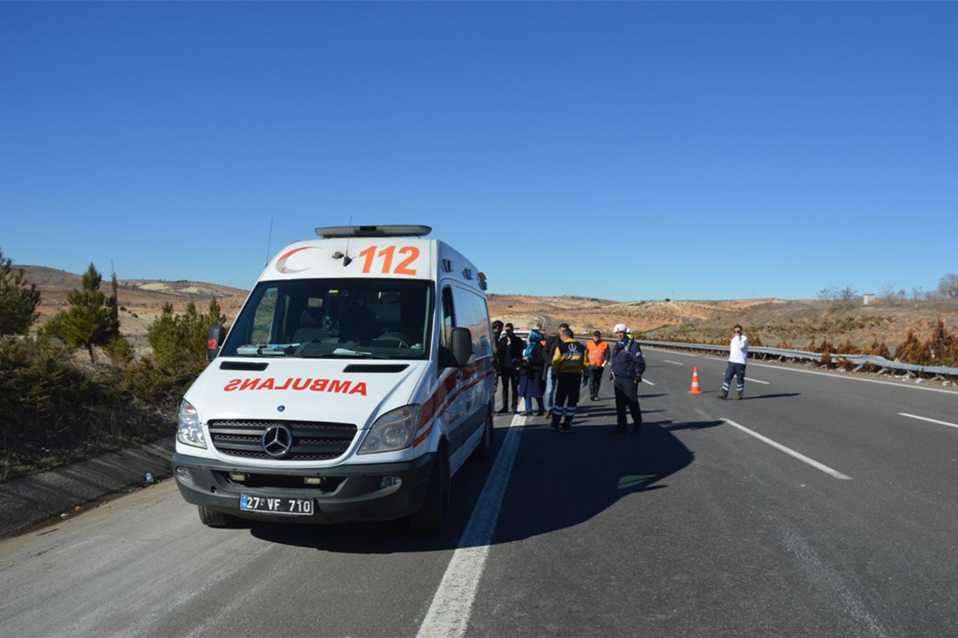 Yolcu minibüsü devrildi: 2’si ağır 7 yaralı