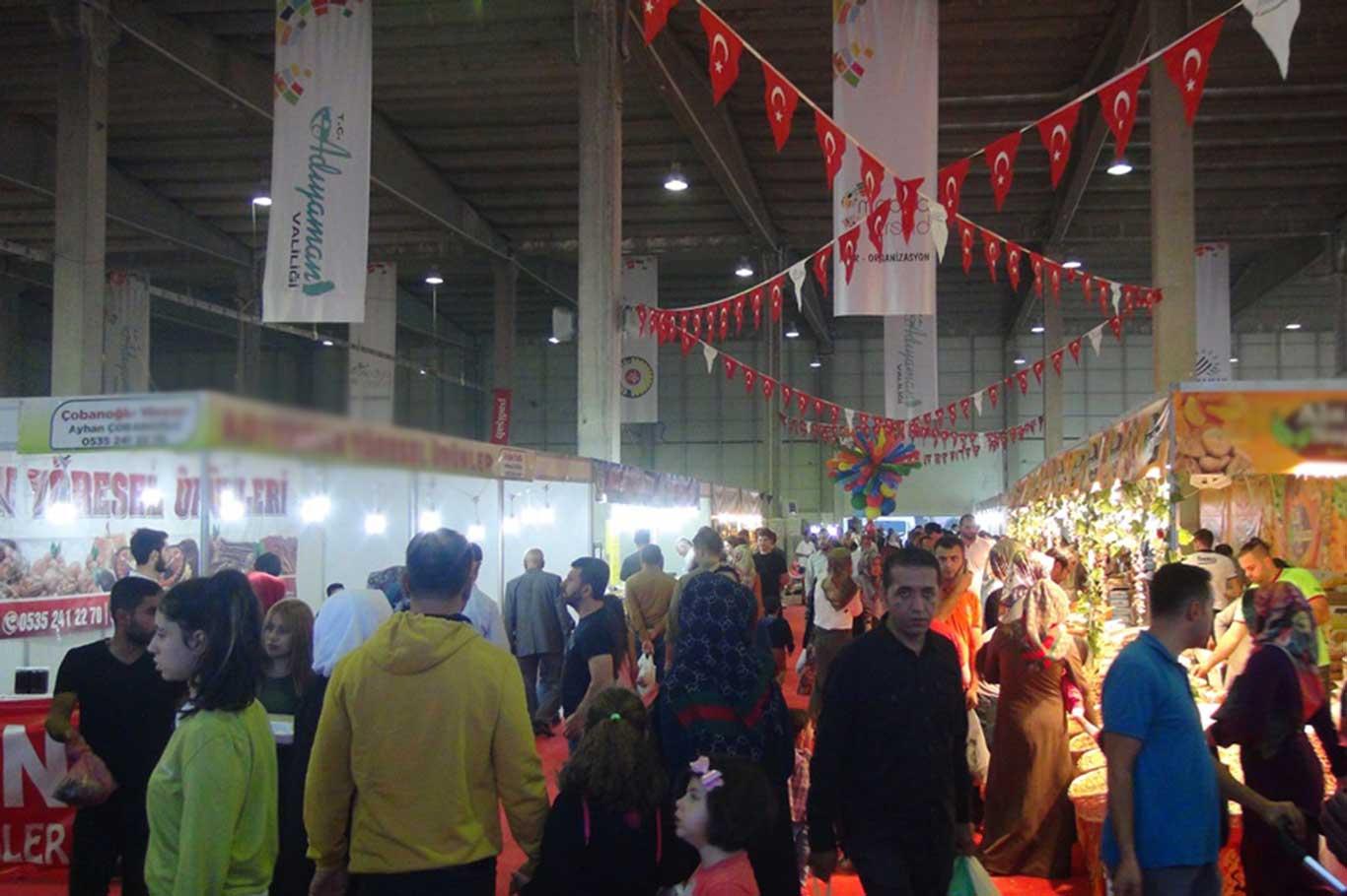Yöresel ürünler fuarına yoğun ilgi