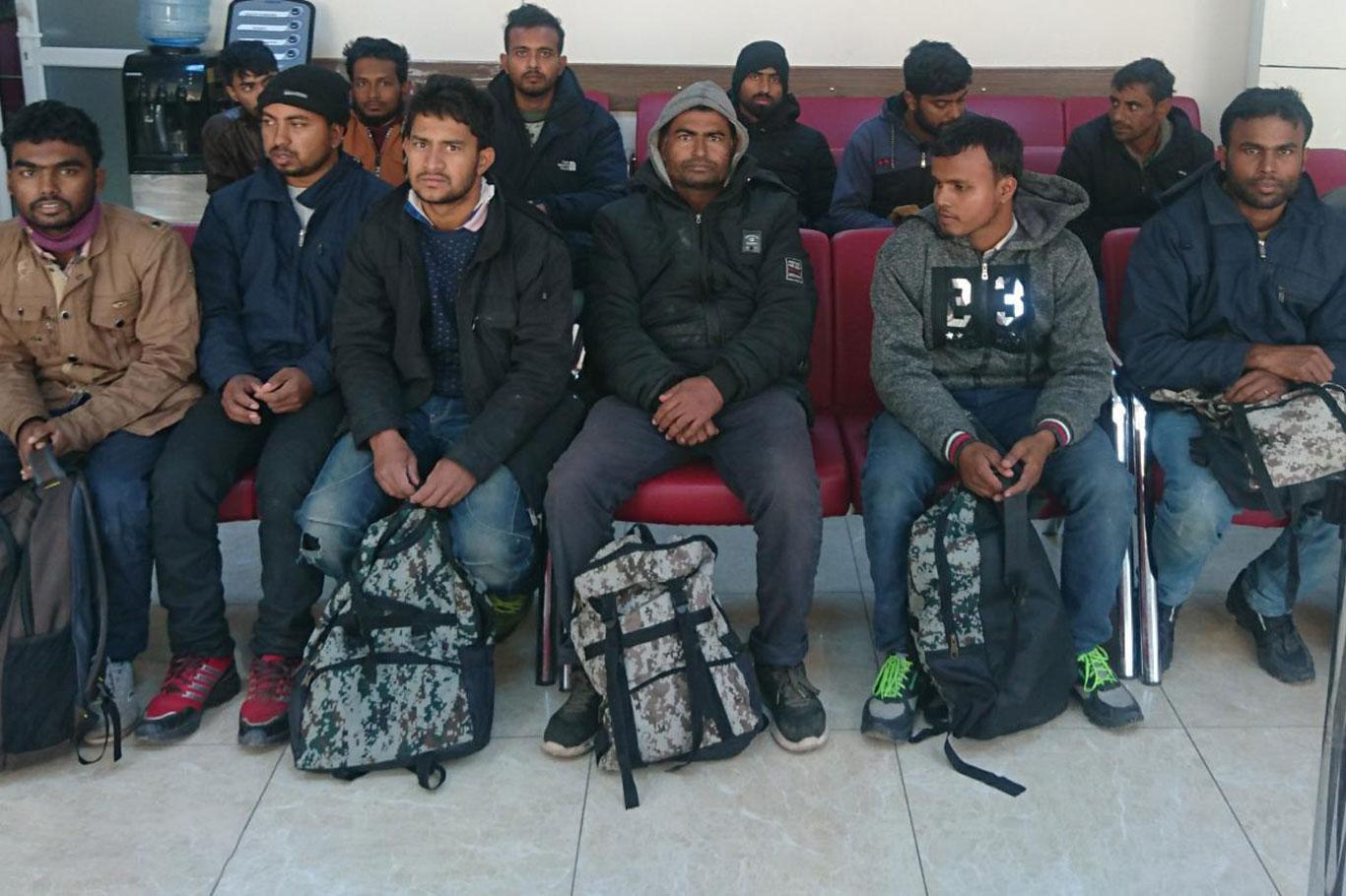 Yurt dışına çıkmak üzere olan 401 düzensiz göçmen yakalandı
