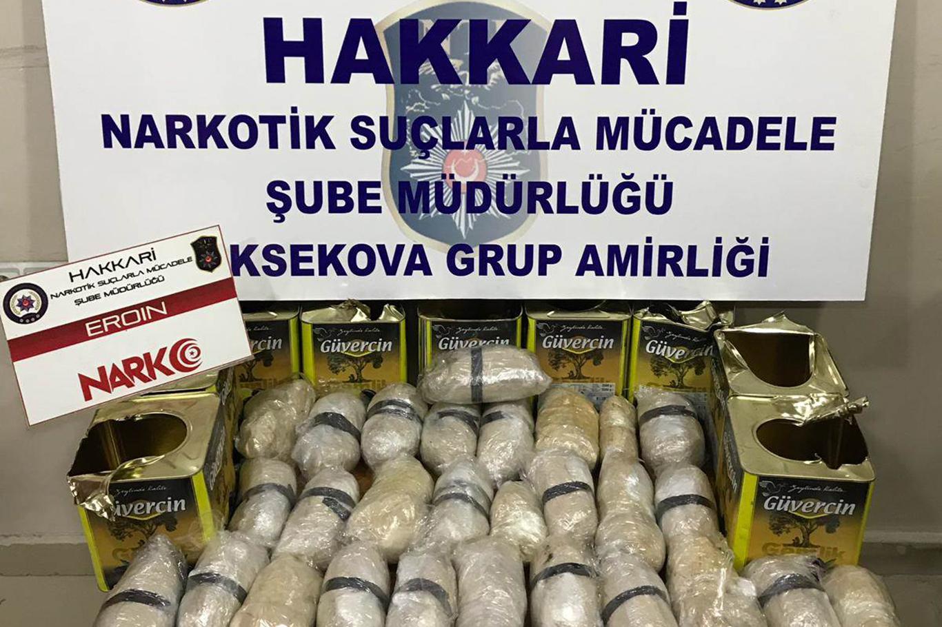 Zeytin tenekelerine gizlenmiş eroin ele geçirildi