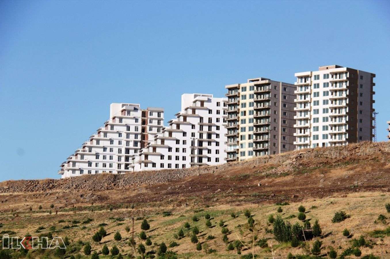 ''Diyarbakır Kırklar dağındaki ucube yapılar yıkılsın'' - [İLKHA] İlke ...