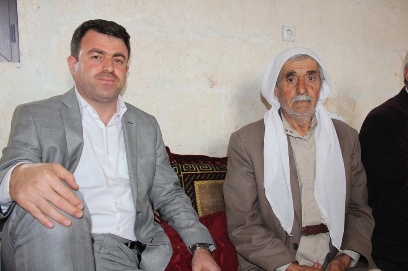 yaşlı teyzeyi sikiyor milena du bal